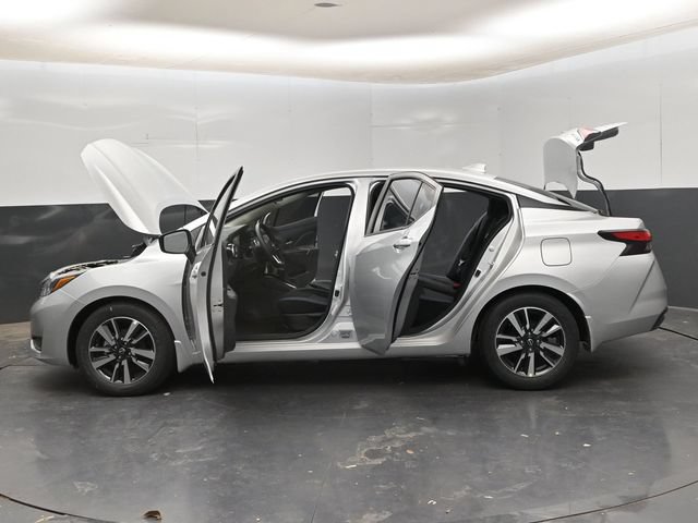 New 2025 Nissan Versa SV w/ Trunk Package FWD image 30