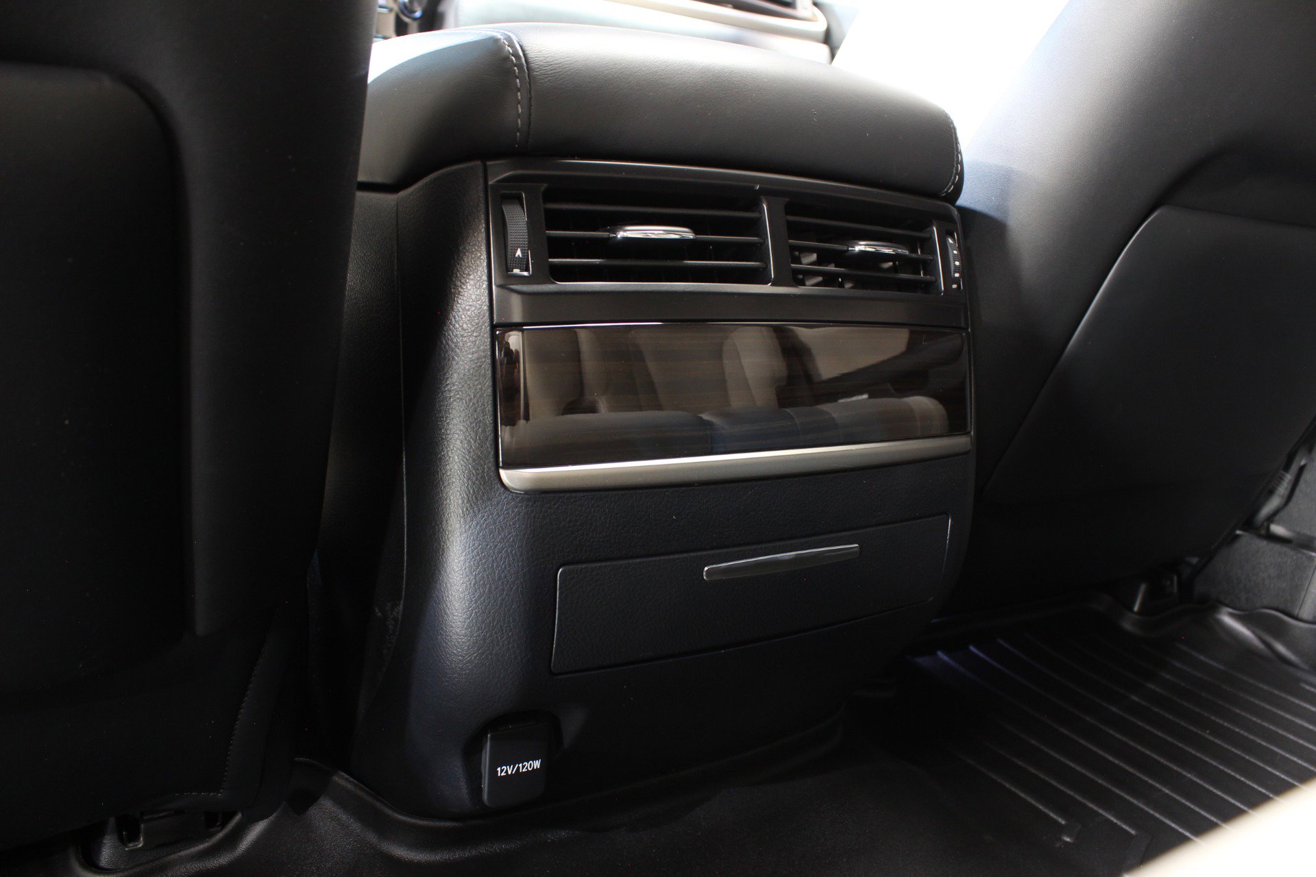 Used 2019 Lexus LX 570 Three-Row Inspiration Series w w/ Inspiration Series image 38