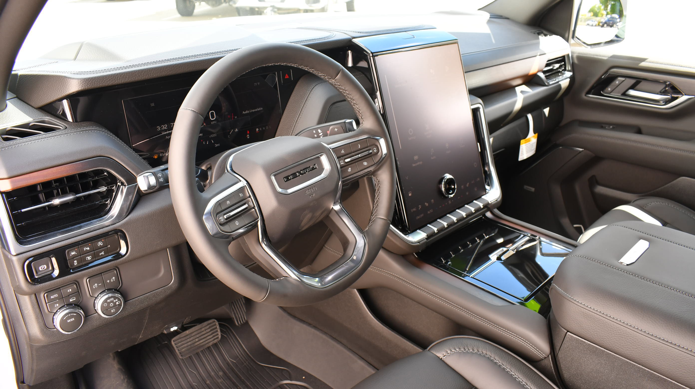 New 2026 GMC Yukon XL Denali AWD/4WD image 18