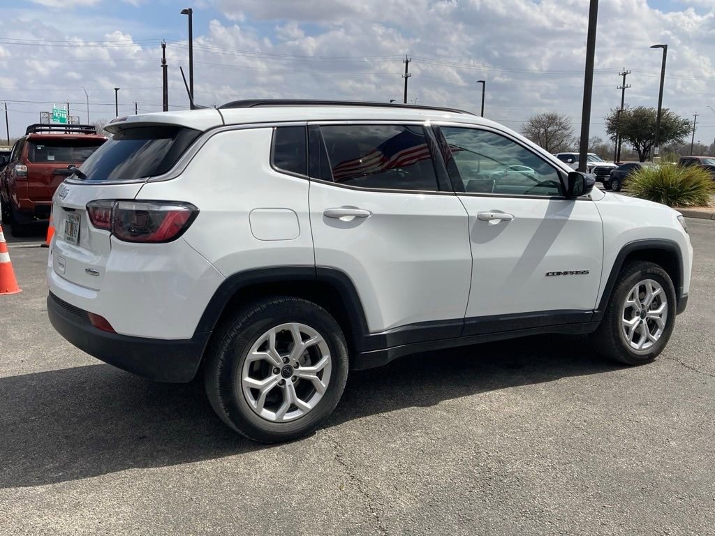 Used 2025 Jeep Compass Latitude image 5