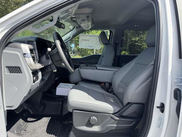 New 2026 Ford F550 4x4 Crew Cab image 11