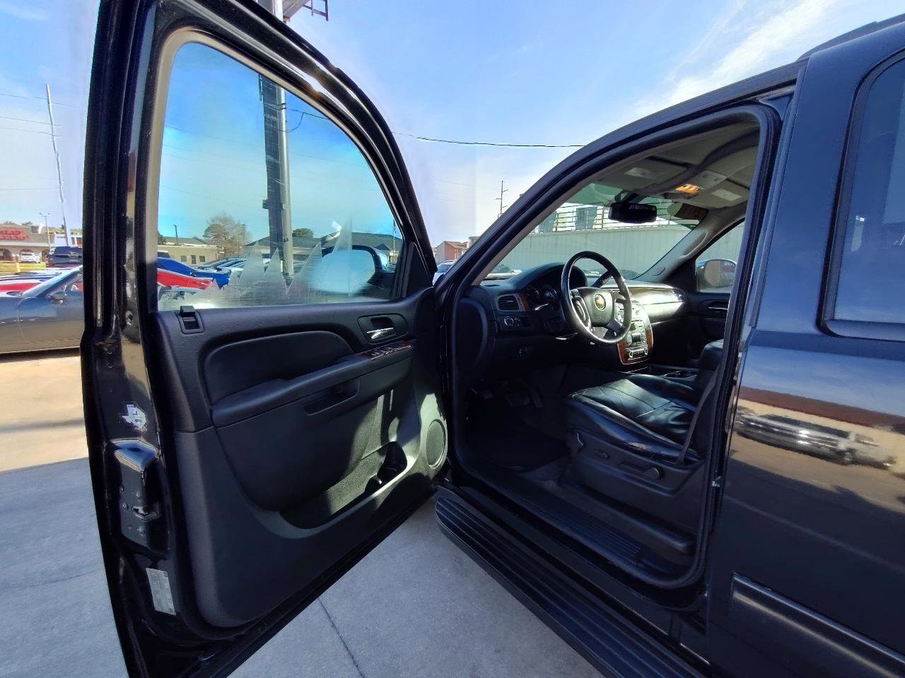 Used 2011 Chevrolet Suburban LT w/ Regional Value Package image 12