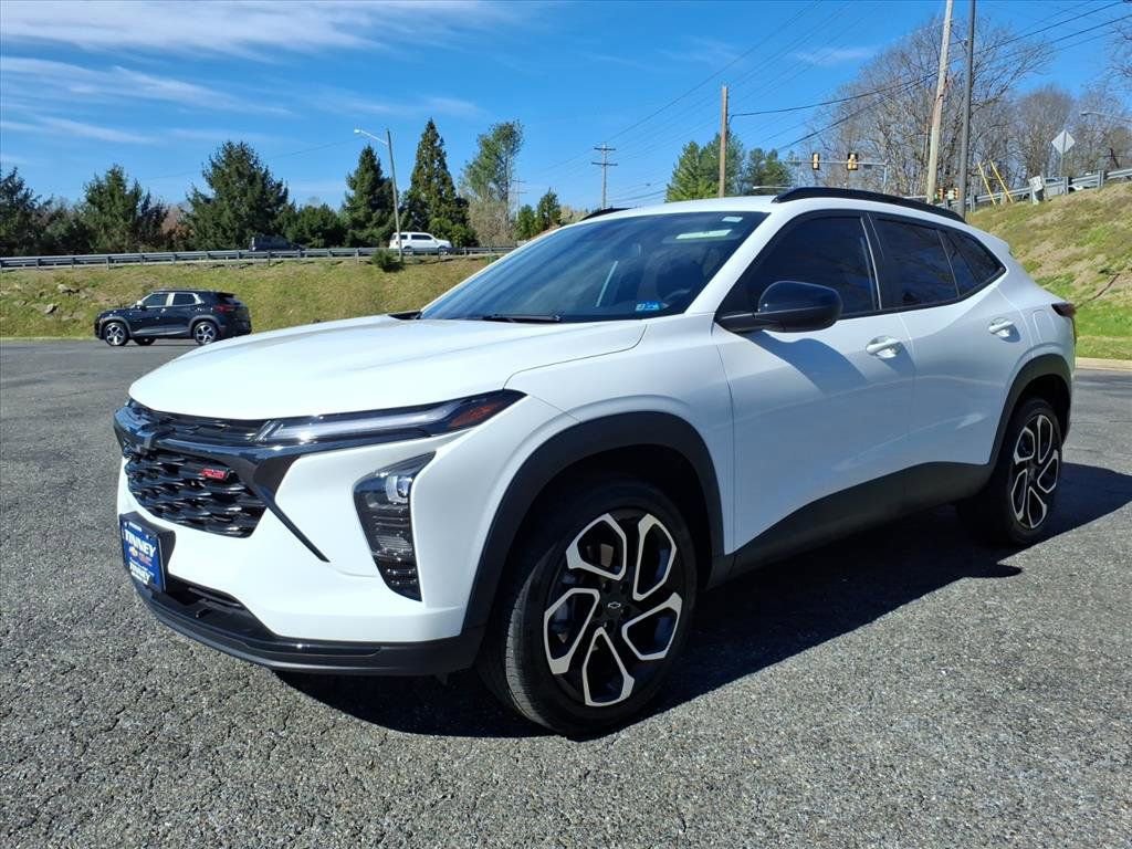 Used 2024 Chevrolet Trax RS w/ Driver Confidence Package image 7