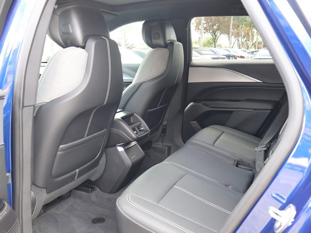 Used 2024 Cadillac Lyriq Tech w/ Driver Assist Package image 34