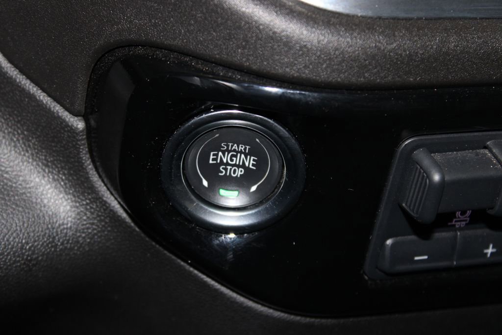 Used 2025 Chevrolet Silverado 1500 LT image 40