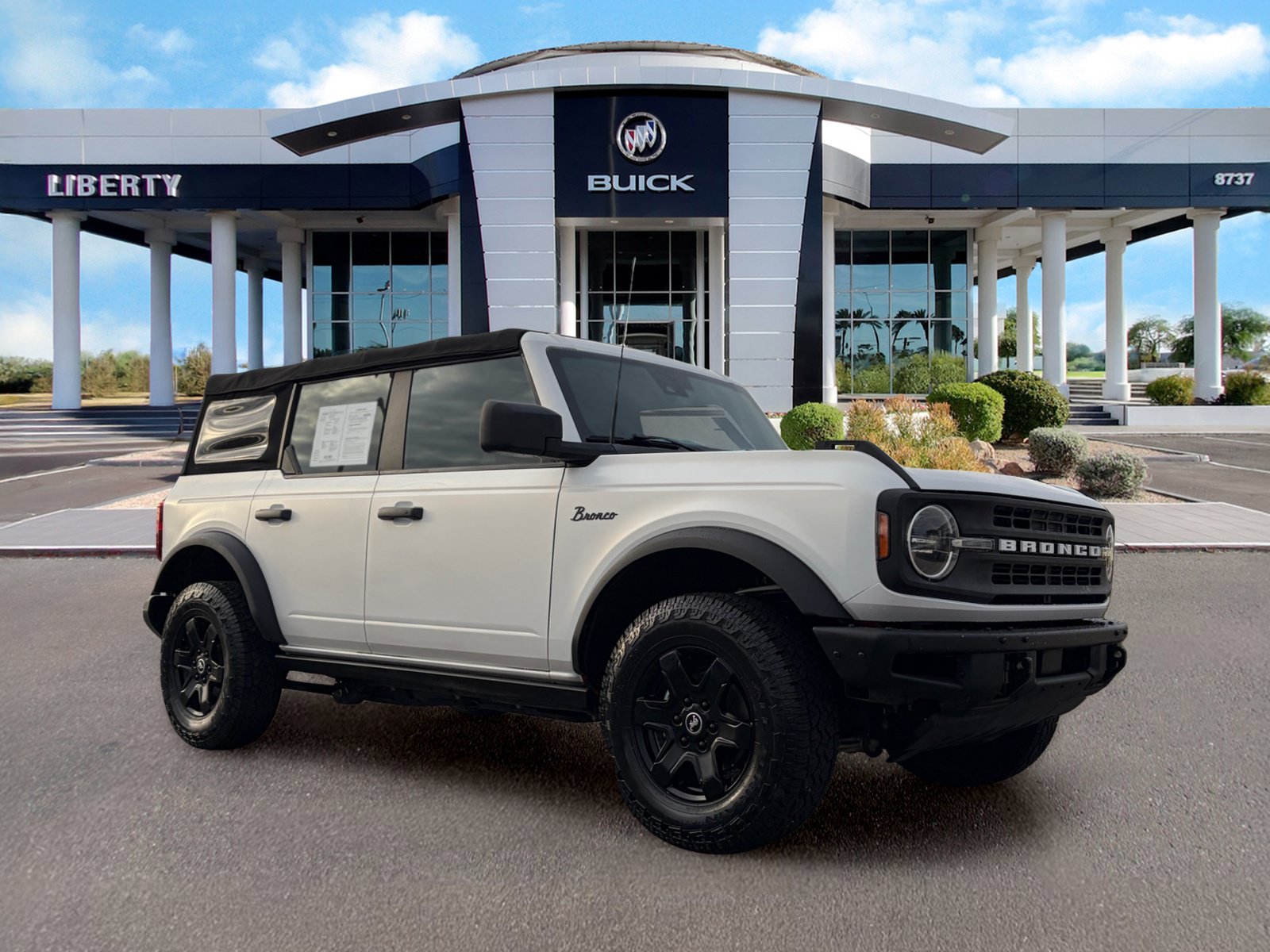 Used 2021 Ford Bronco Black Diamond AWD/4WD image 2