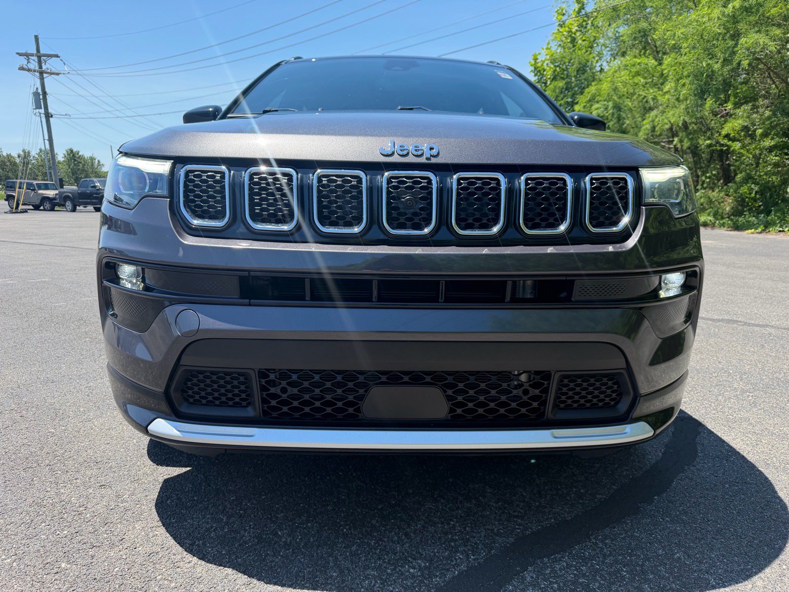 Used 2023 Jeep Compass Limited w/ Elite Group AWD/4WD image 5