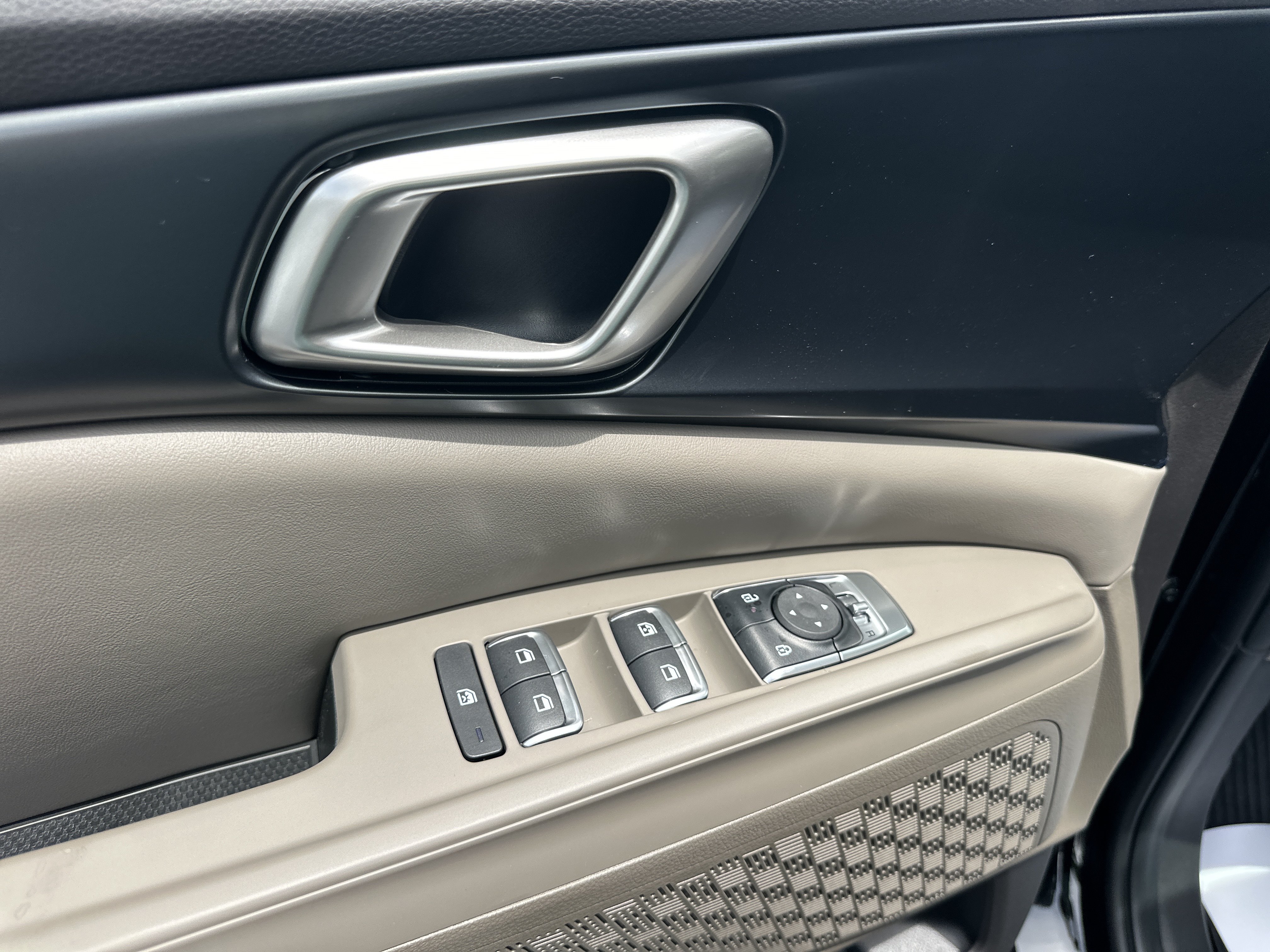 New 2026 Kia Carnival FWD image 9