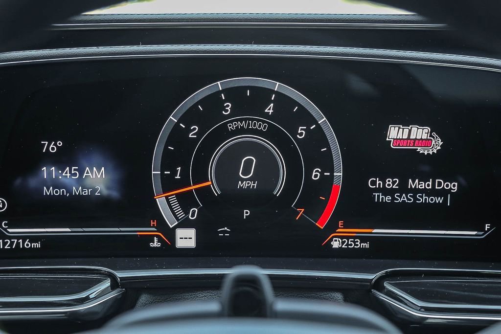 Used 2024 Cadillac Escalade V w/ LPO, ONYX Package image 25