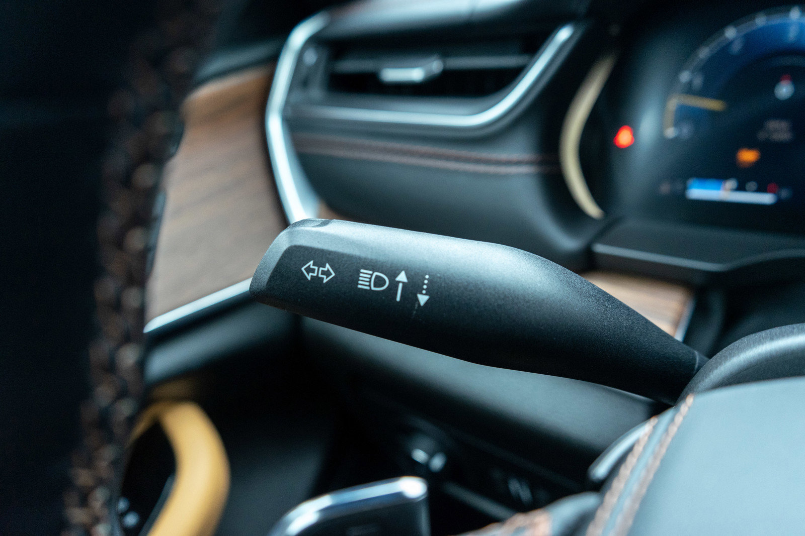 Used 2022 Jeep Grand Cherokee L Summit w/ Luxury Tech Group V image 27