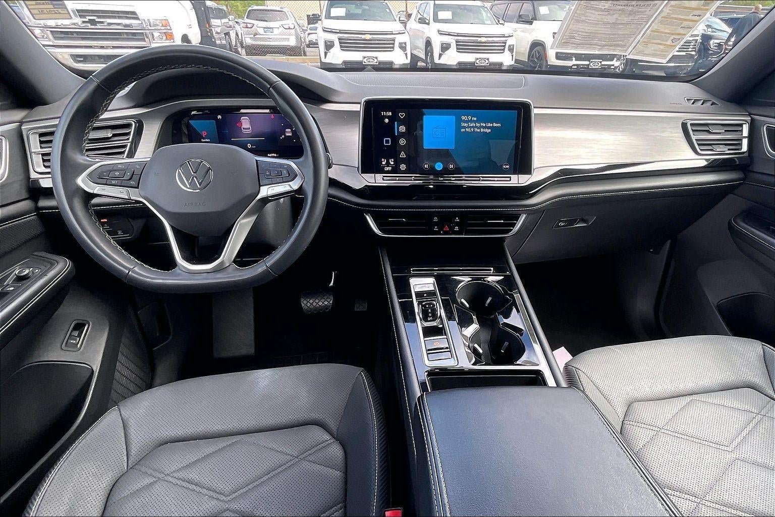 Used 2024 Volkswagen Atlas Cross Sport SE FWD image 18
