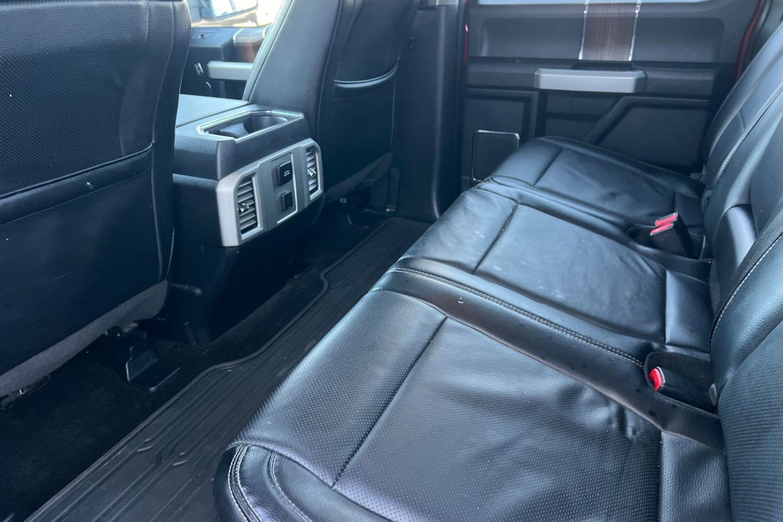 Used 2016 Ford F150 Lariat image 13