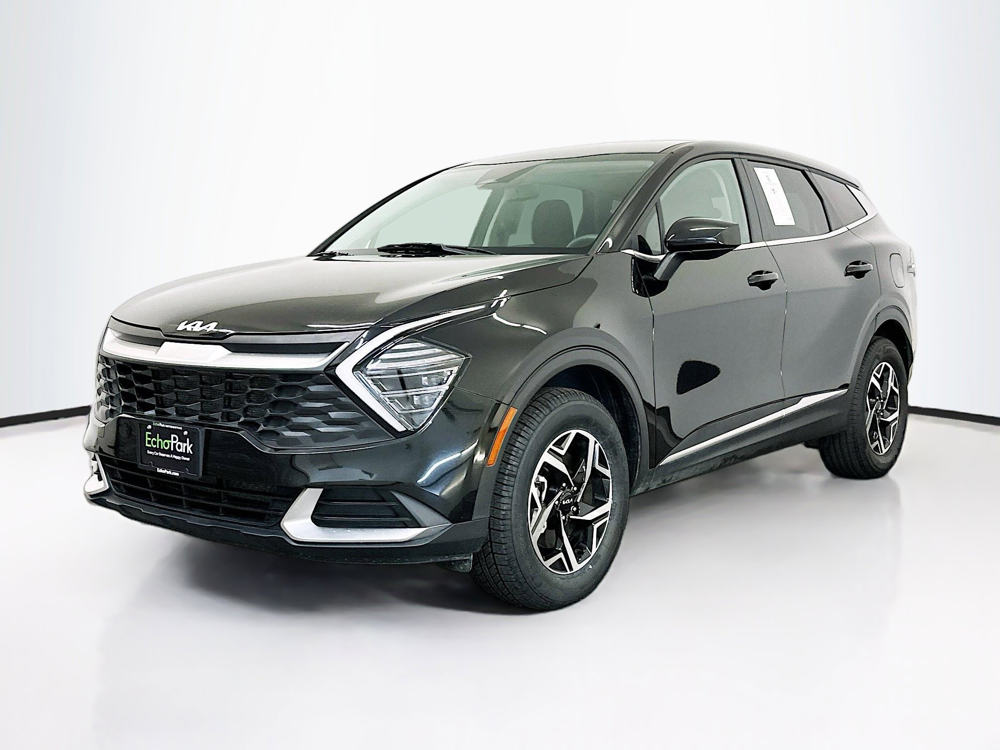 Used 2024 Kia Sportage LX image 3