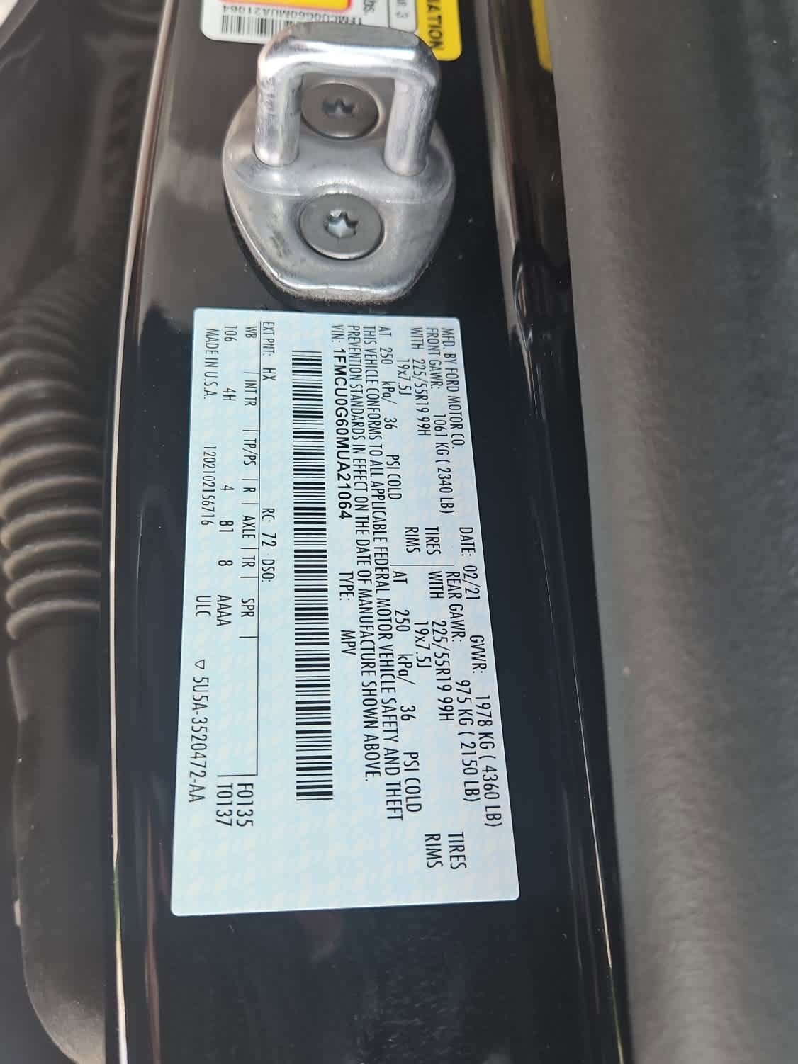 Used 2021 Ford Escape SE w/ SE Sport Appearance Package image 21