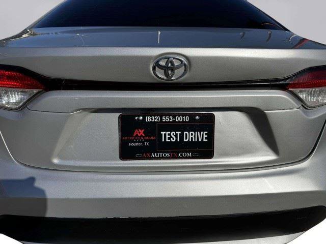 Used 2020 Toyota Corolla LE FWD image 16