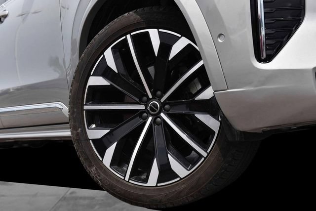 Used 2025 Volvo XC90 B6 Plus AWD/4WD image 3