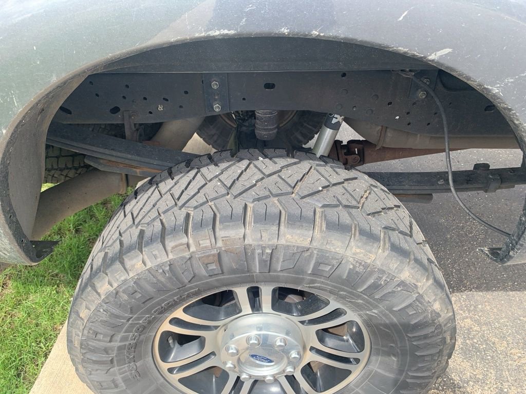 Used 2015 Ford F250 Lariat w/ Chrome Package image 12