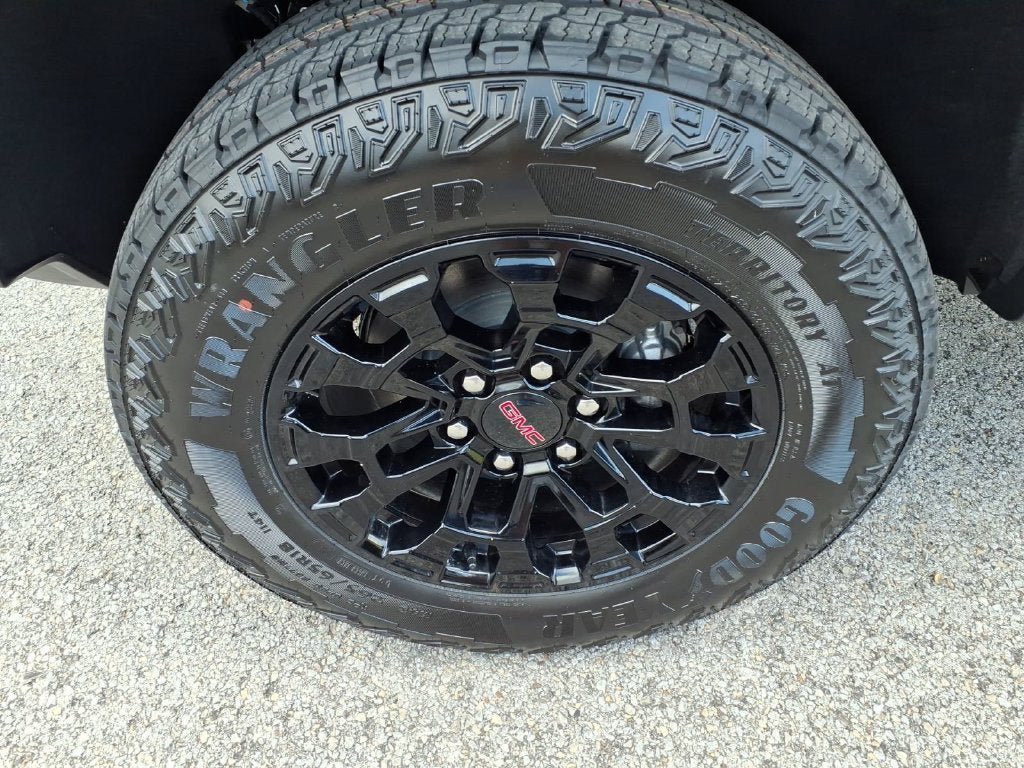 New 2026 GMC Canyon Elevation w/ Convenience Package RWD image 5