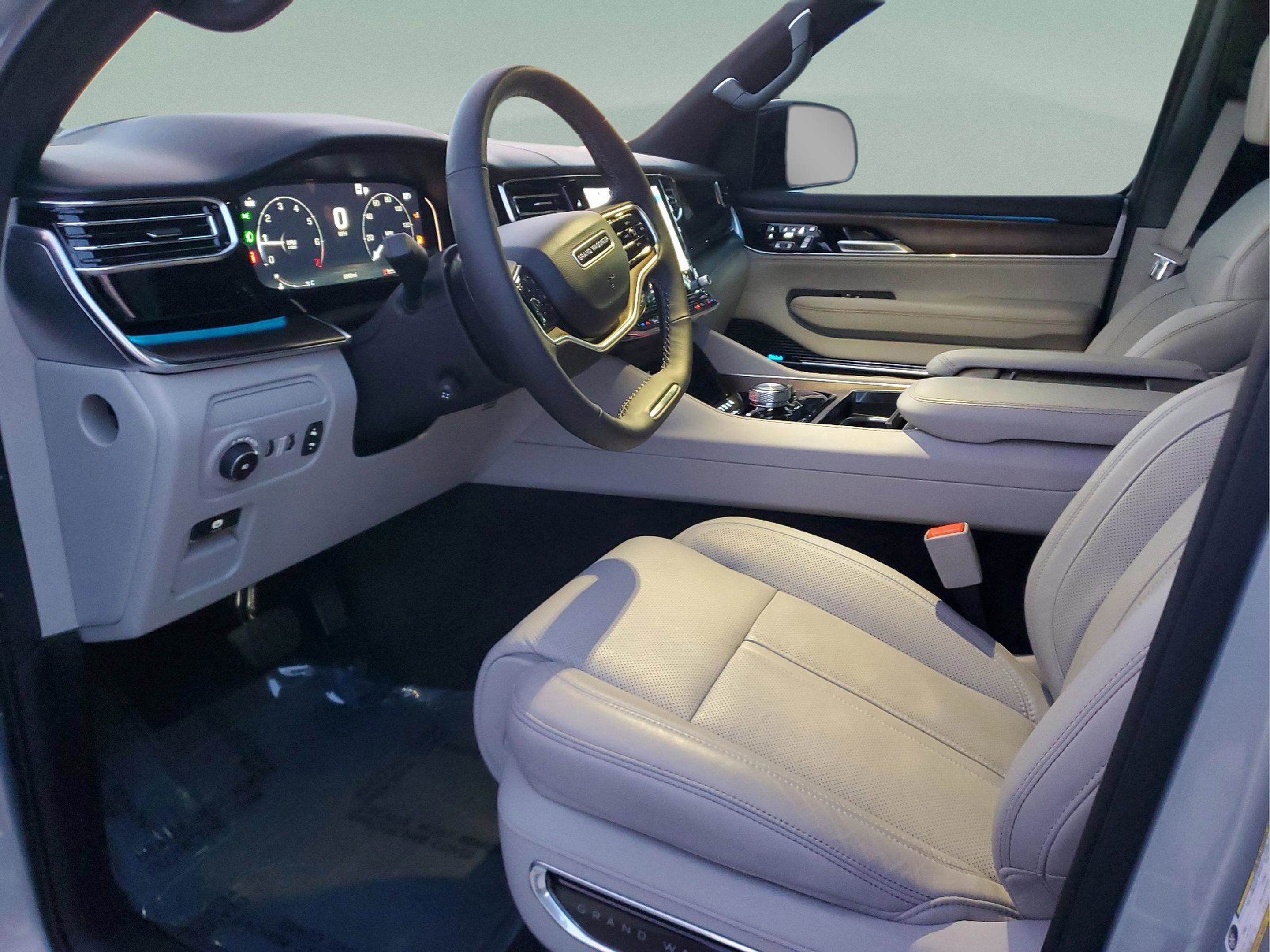 Certified 2025 Jeep Grand Wagoneer 4WD image 16