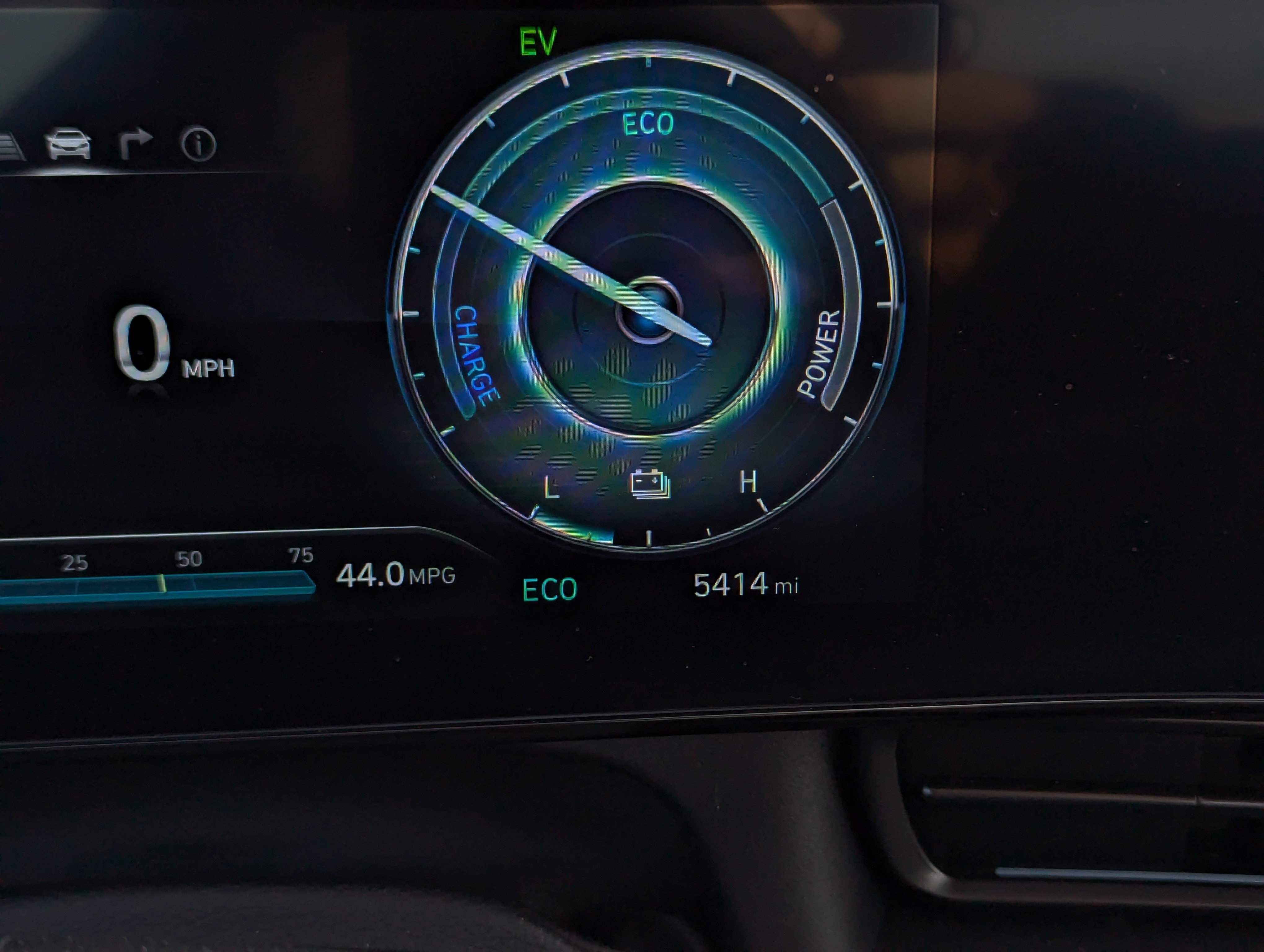 Certified 2025 Hyundai Elantra SEL image 12