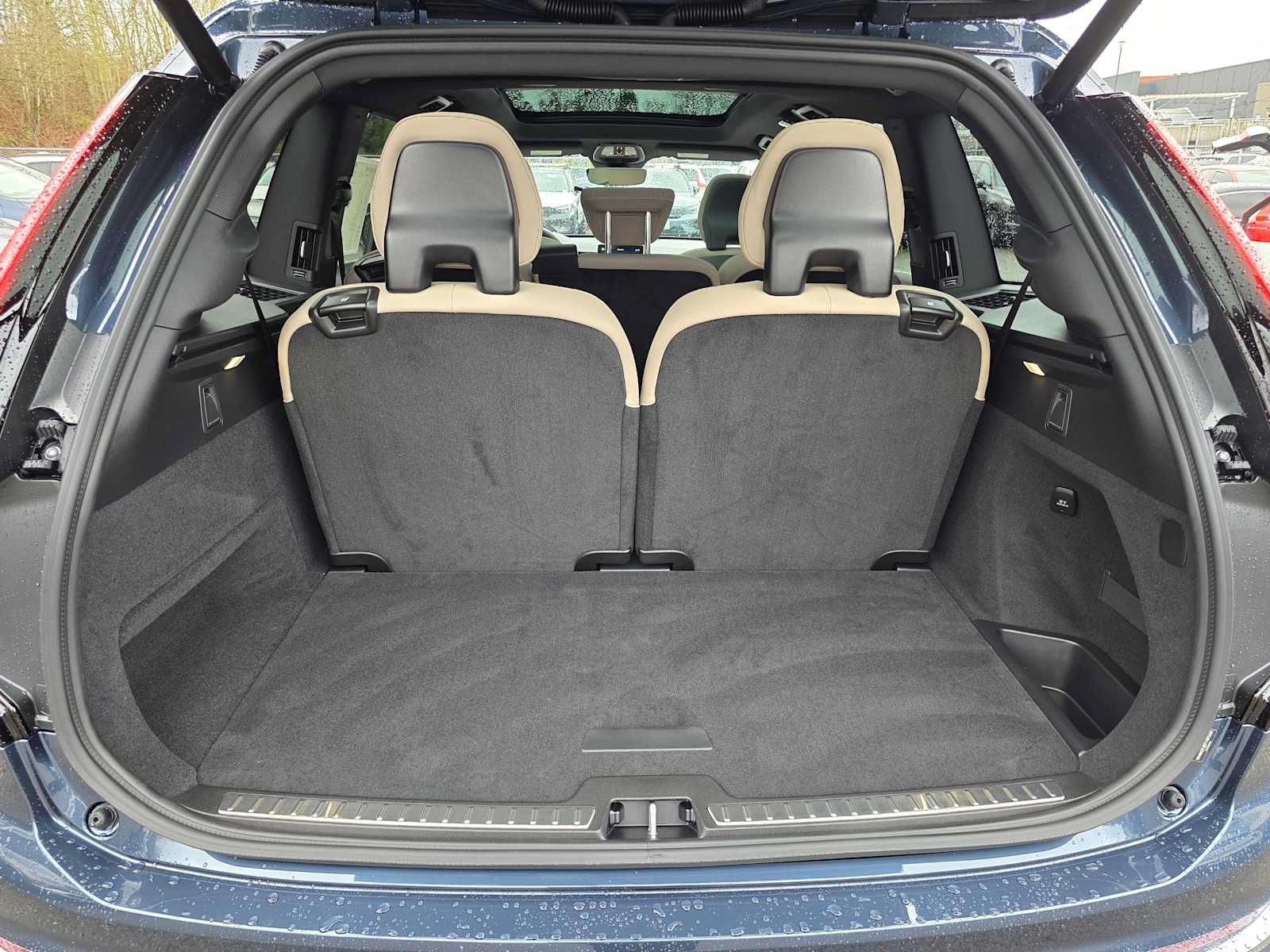 New 2026 Volvo XC90 B6 Core AWD/4WD image 14