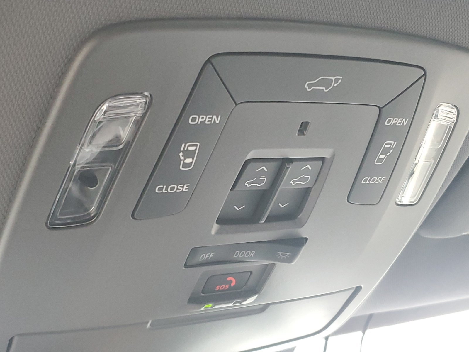 Used 2022 Toyota Sienna Platinum AWD/4WD image 32