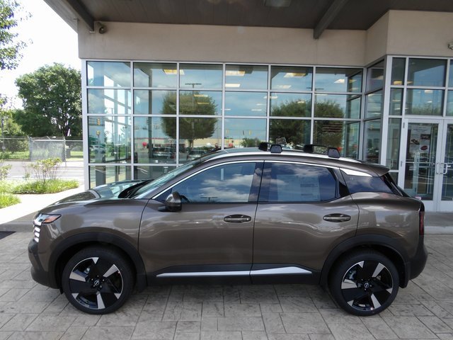 Used 2025 Nissan Kicks SR image 4