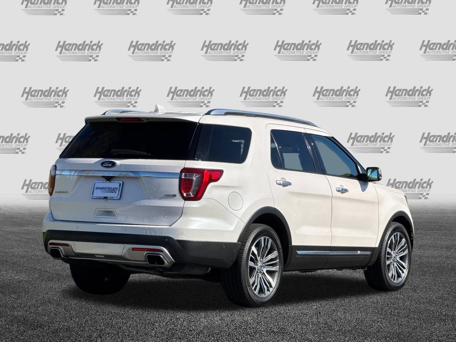 Used 2017 Ford Explorer Platinum image 5
