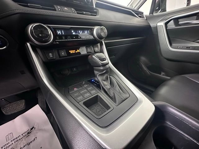 Used 2021 Toyota RAV4 XLE Premium image 27