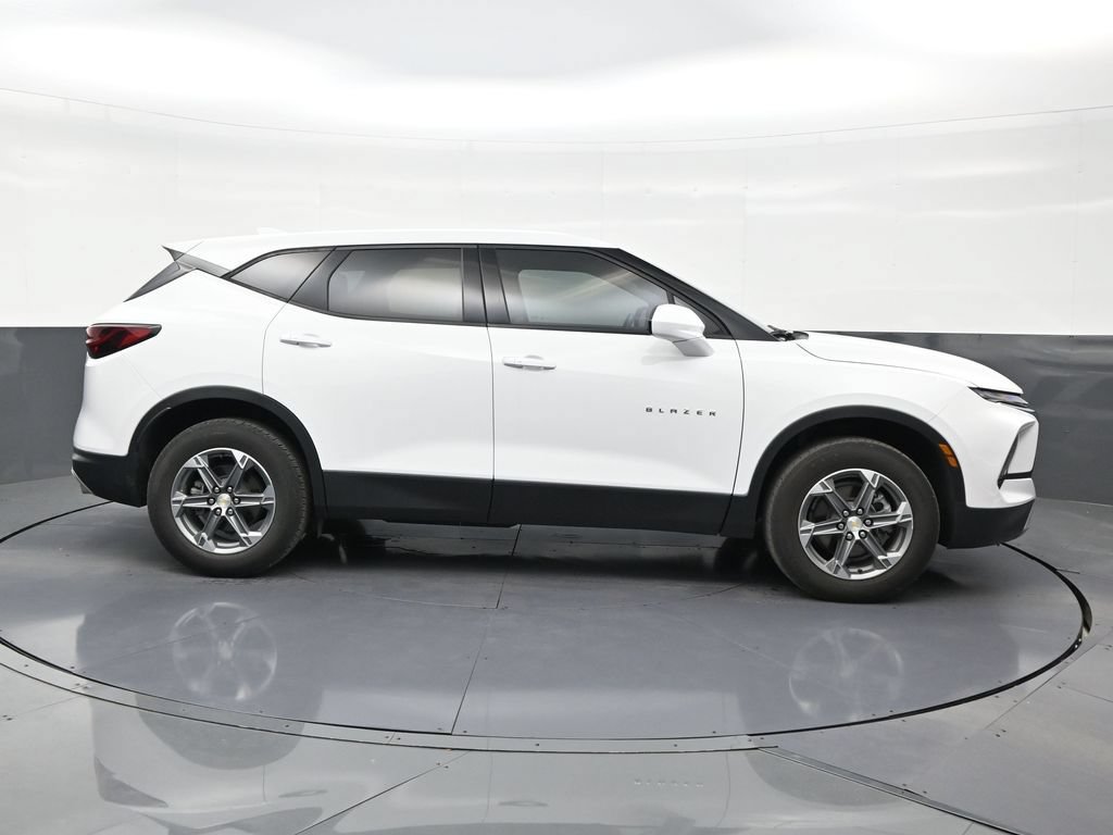 Used 2023 Chevrolet Blazer LT FWD image 6