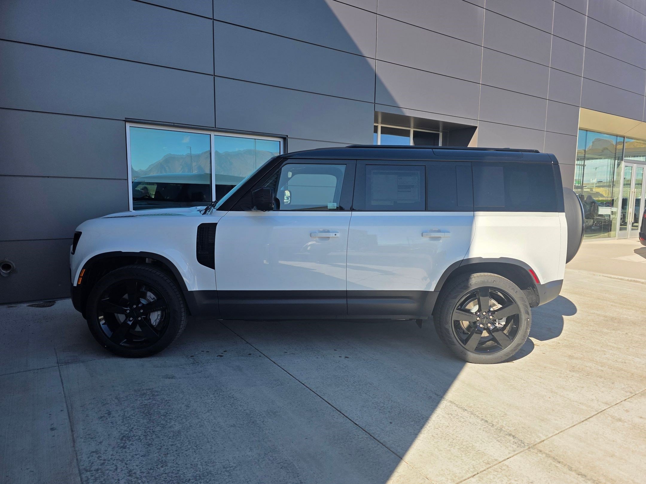 New 2026 Land Rover Defender 110 S image 9