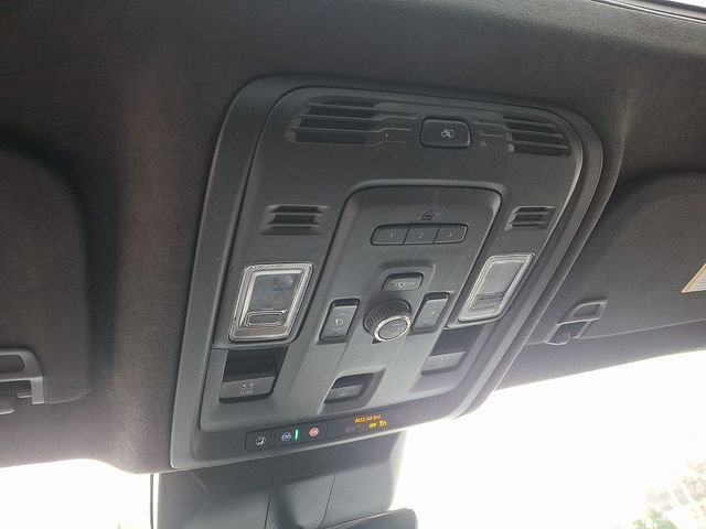 Used 2022 Cadillac Escalade Premium Luxury Platinum image 31