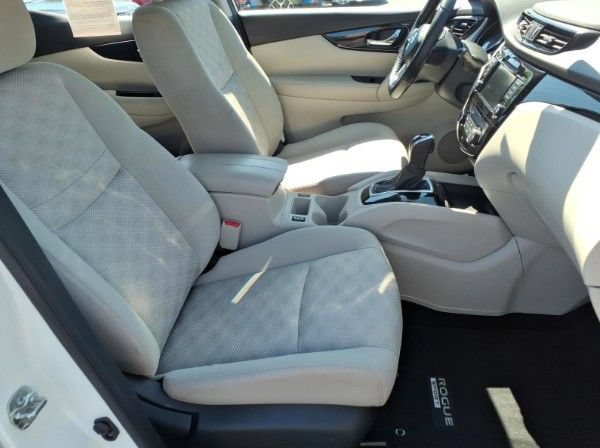 Used 2020 Nissan Rogue Sport SV w/ All-Weather Package FWD image 4