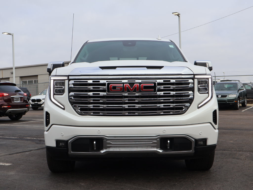 Used 2024 GMC Sierra 1500 Denali AWD/4WD image 2