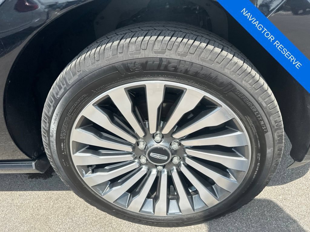 Used 2018 Lincoln Navigator Reserve w/ Technology Package AWD/4WD image 35