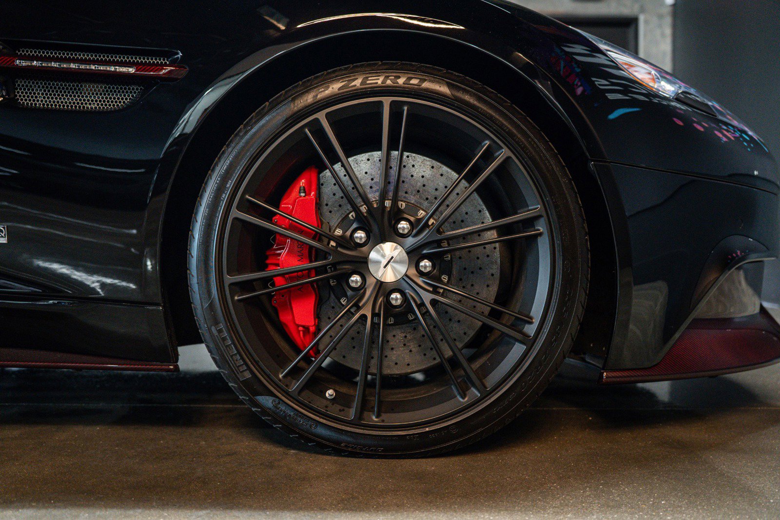 Used 2015 Aston Martin Vanquish Coupe RWD image 21