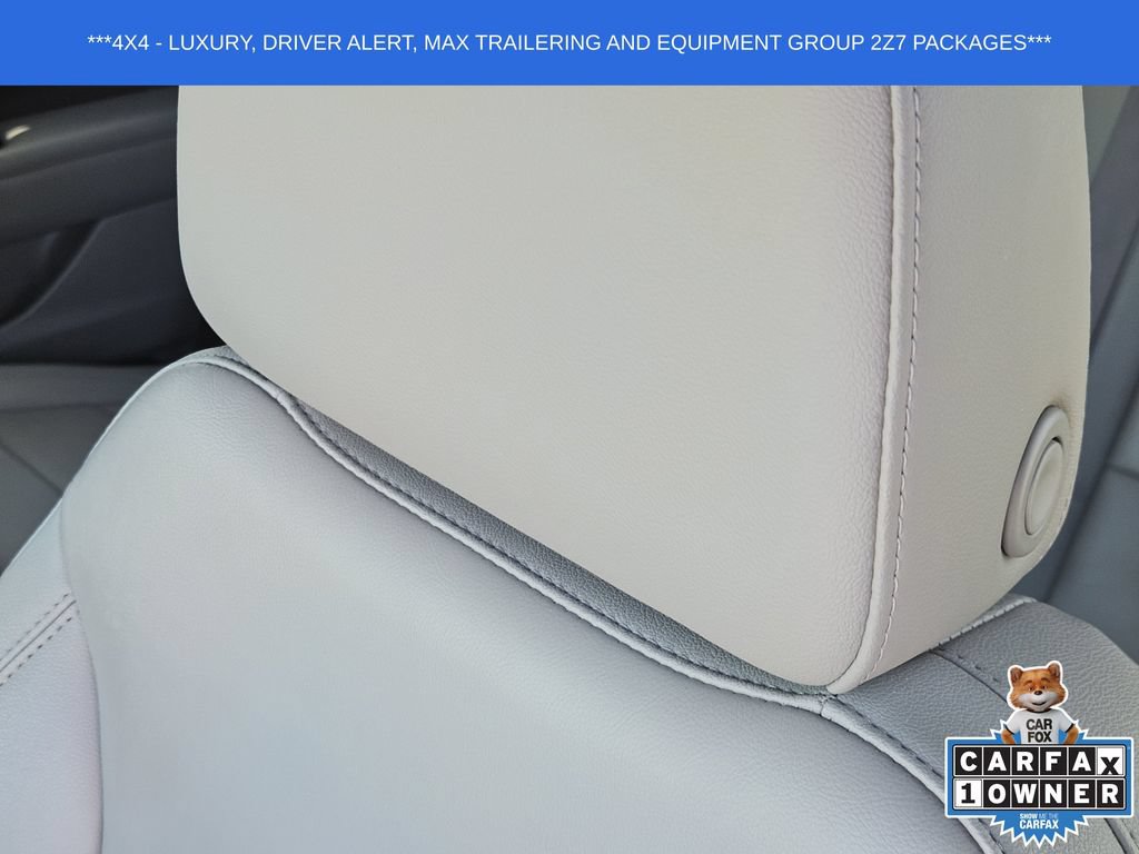 Used 2022 Chevrolet Tahoe Z71 w/ Luxury Package AWD/4WD image 15