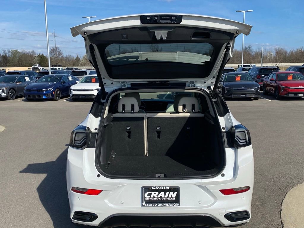 Used 2024 Buick Encore GX Avenir w/ Avenir Convenience Package image 9