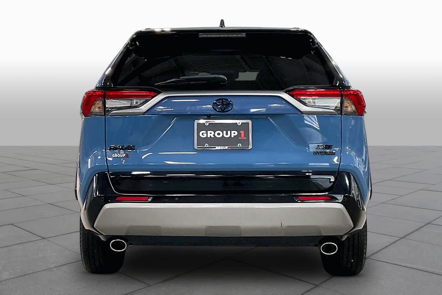 Used 2023 Toyota RAV4 XSE AWD/4WD image 5