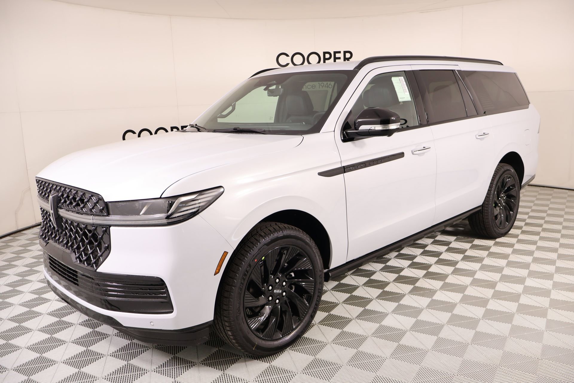 New 2026 Lincoln Navigator L Reserve AWD/4WD image 10