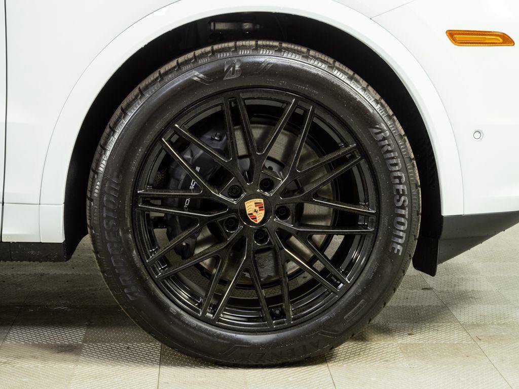 New 2026 Porsche Cayenne Coupe AWD/4WD image 39