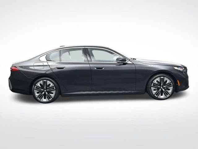New 2026 BMW i5 eDrive40 AWD/4WD image 3