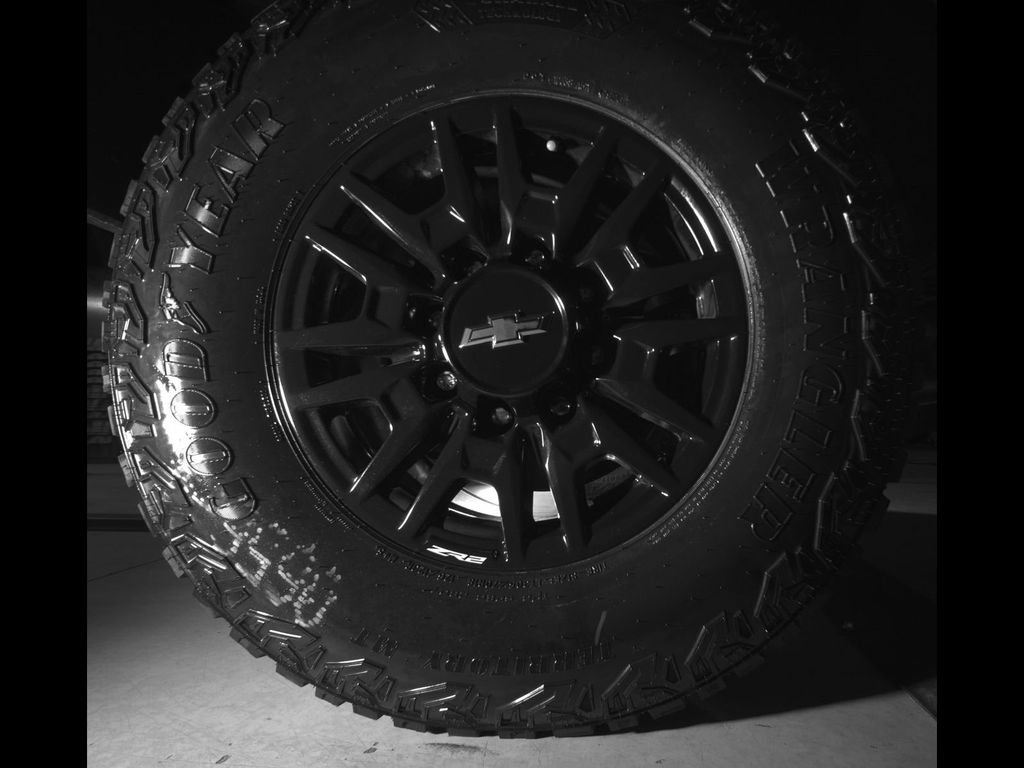 New 2026 Chevrolet Silverado 2500 ZR2 AWD/4WD image 14
