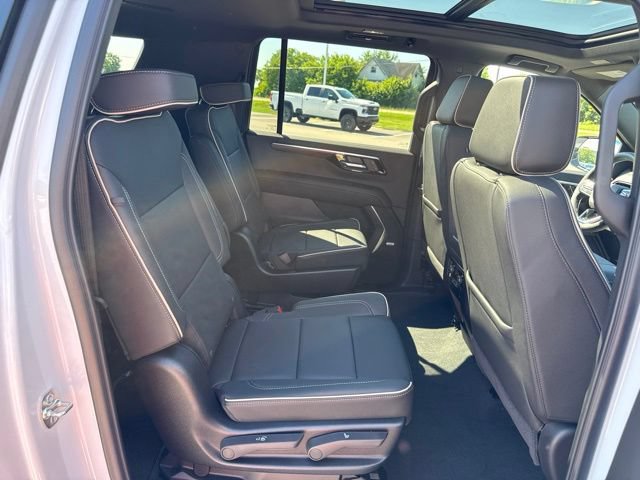 New 2026 Chevrolet Suburban Premier w/ Sun And Tow Package AWD/4WD image 36
