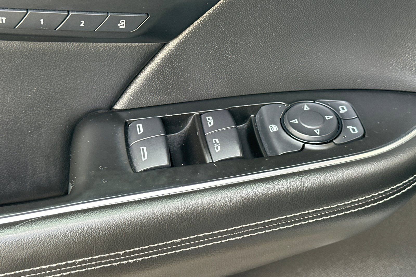 Certified 2022 Buick Envision Avenir w/ Technology Package II image 12