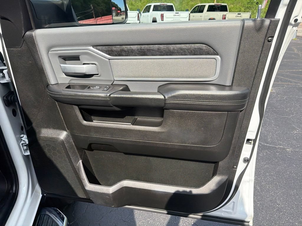 Used 2022 RAM 2500 Big Horn AWD/4WD image 15