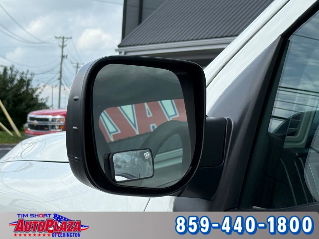 Used 2017 Nissan Titan S image 11