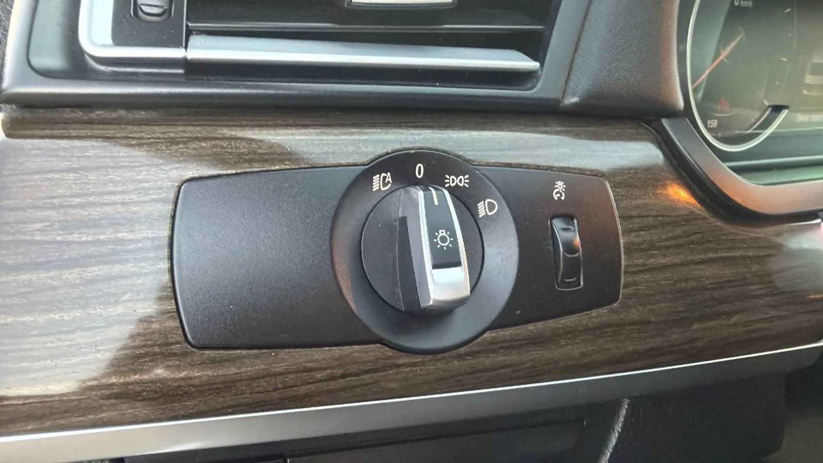 Used 2014 BMW 750Li xDrive AWD/4WD image 40