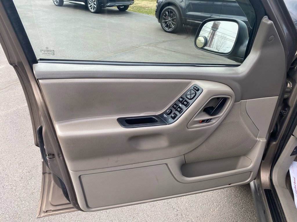 Used 2002 Jeep Grand Cherokee Laredo image 9
