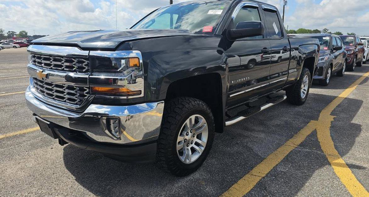 Used 2017 Chevrolet Silverado 1500 LT w/ All Star Edition AWD/4WD image 1